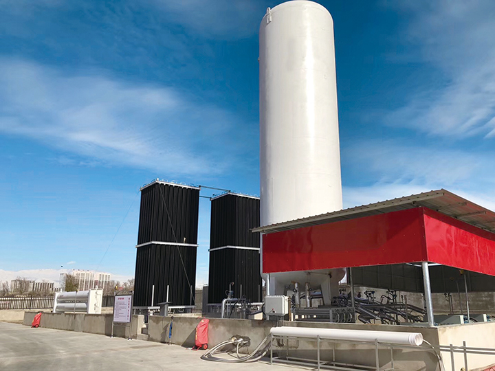 2X2500方黑色高壓氣化器現場